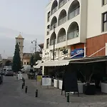 מלון Livadhiotis 2*