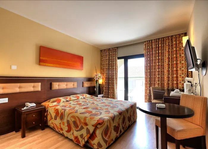 Hotel Livadhiotis Larnaca