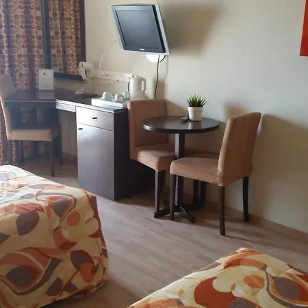 Hotel Livadhiotis 2*