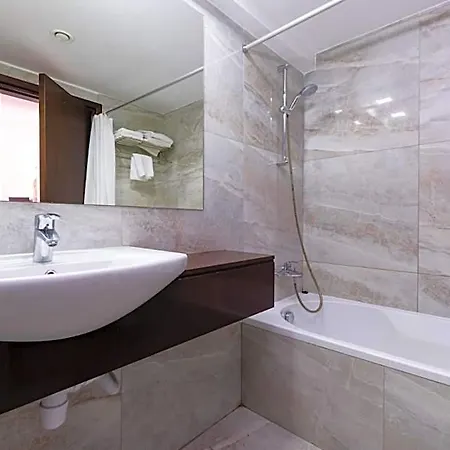 Livadhiotis Hotel