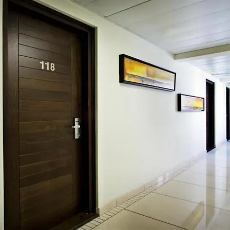 Livadhiotis Otel Larnaca