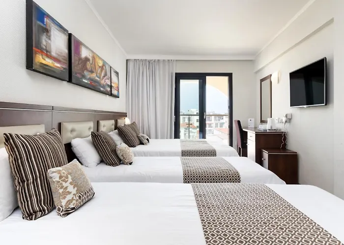 Готель Livadhiotis