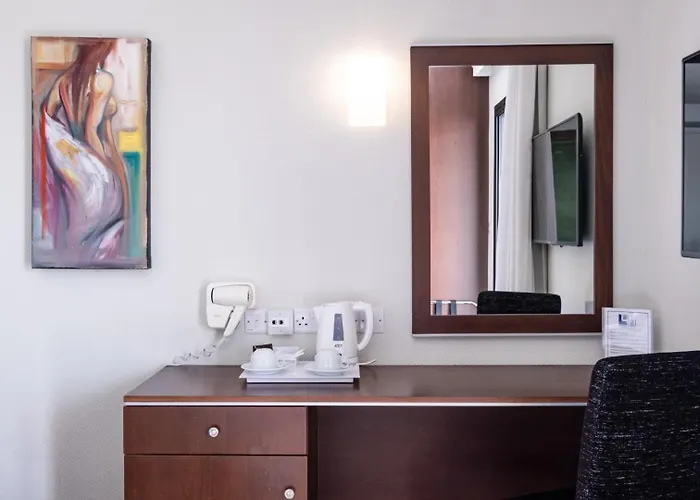 Готель Livadhiotis