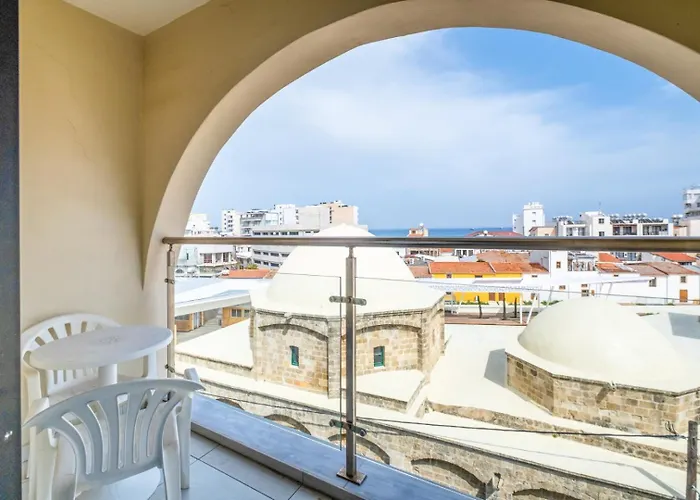 Готель Livadhiotis