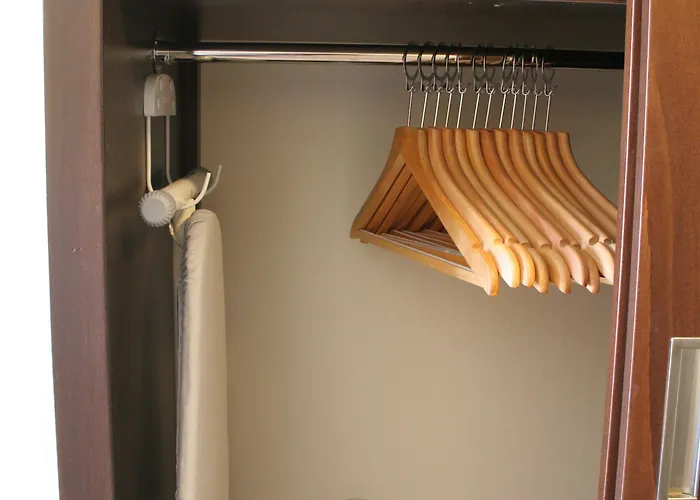 Livadhiotis Готель 2*