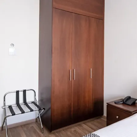 المدينة ليفادهيوتيس 2*